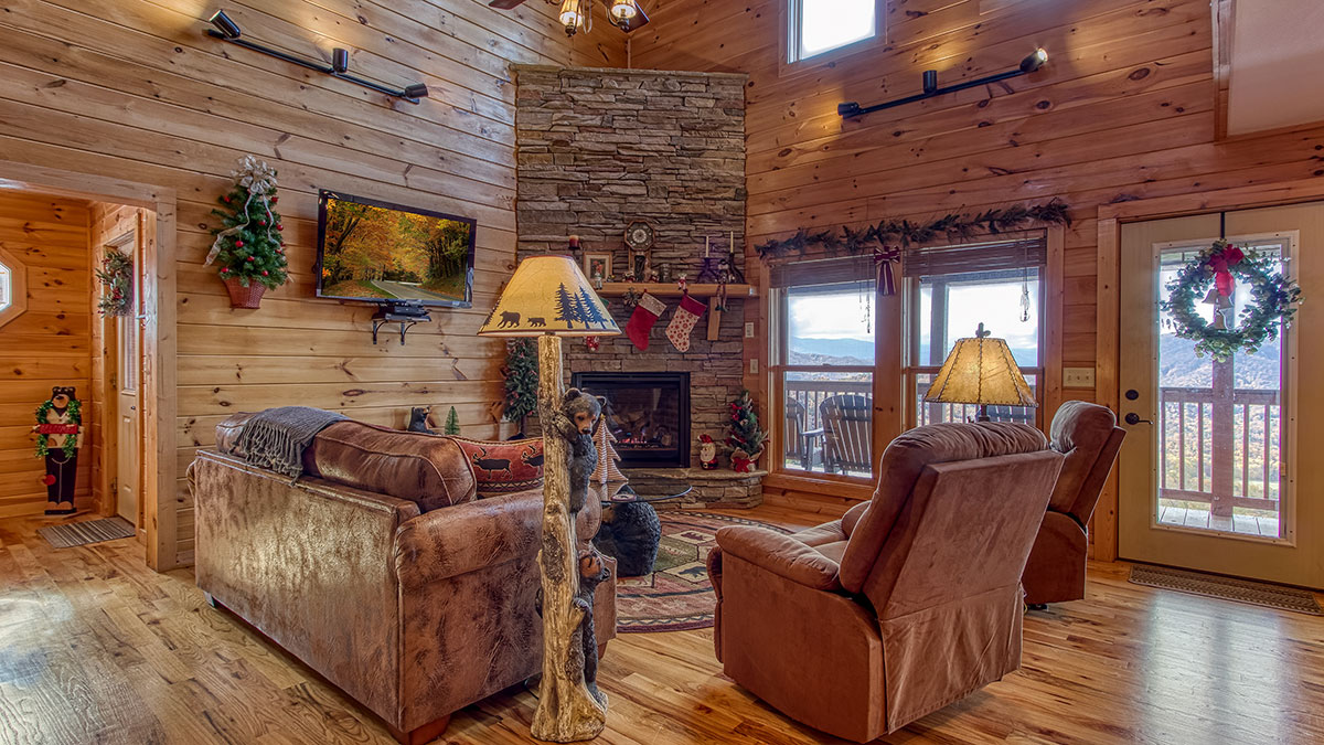 Above Awe Cabin image 03