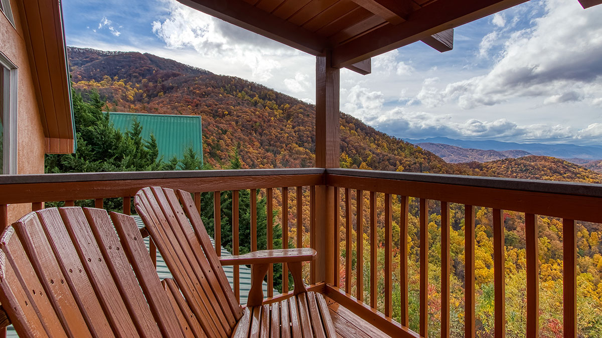 Above Awe Cabin image 30