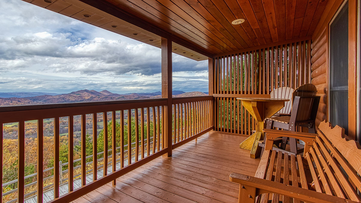 Above Awe Cabin image 34
