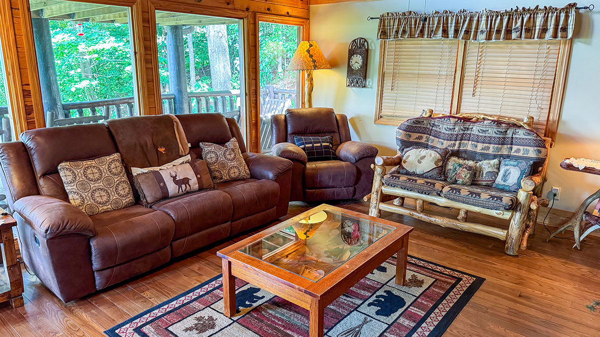 Amazing Grace Cabin image 03