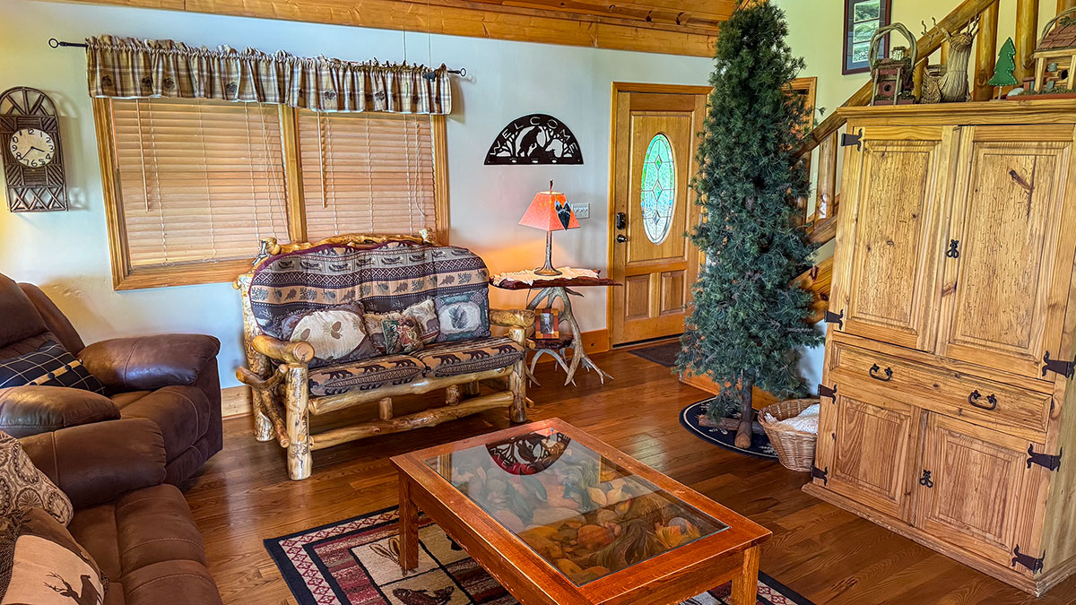 Amazing Grace Cabin image 04