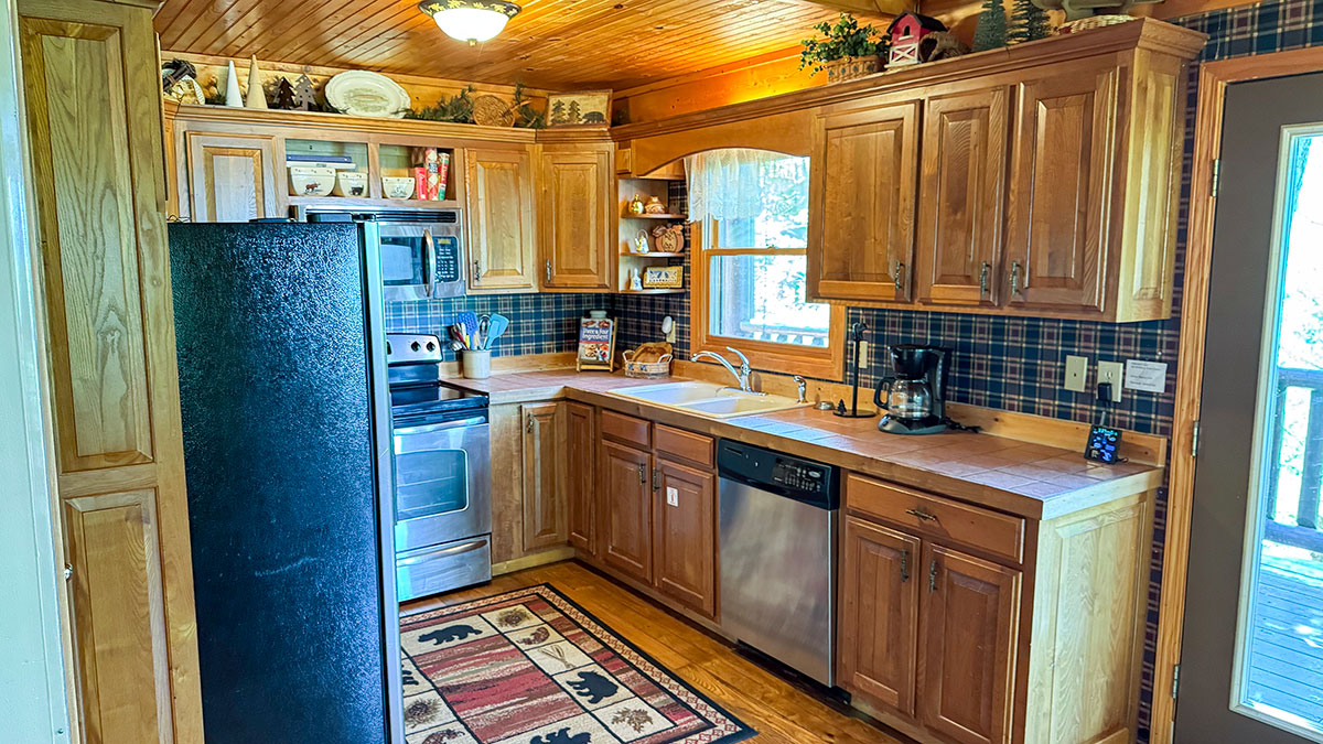 Amazing Grace Cabin image 08