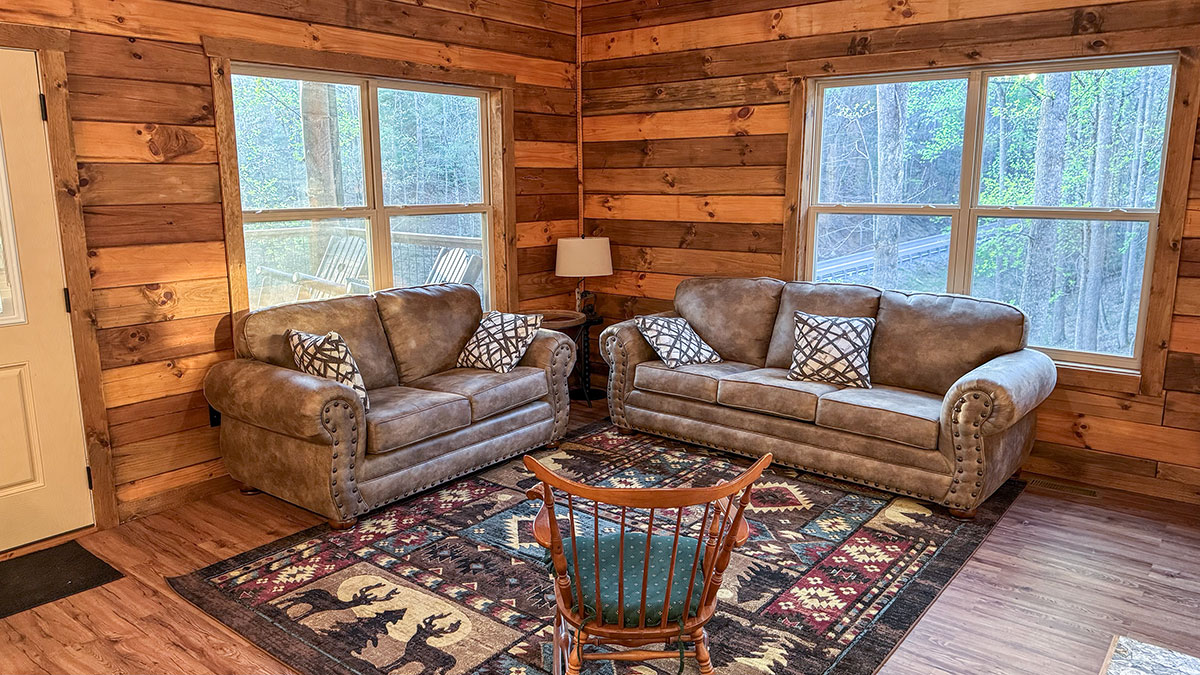 Bear Heaven Cabin image 03