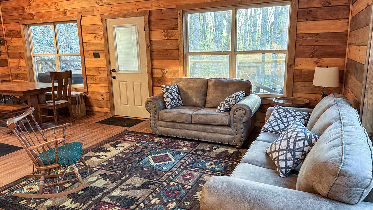 Bear Heaven Cabin image 04