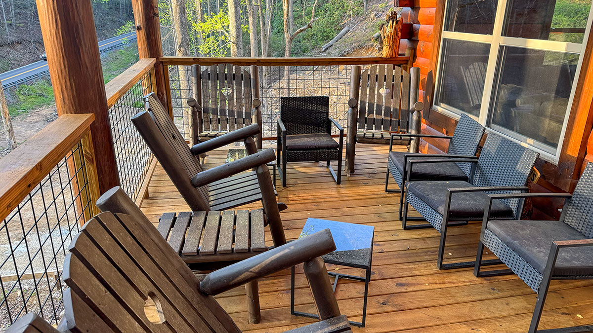 Bear Heaven Cabin image 41