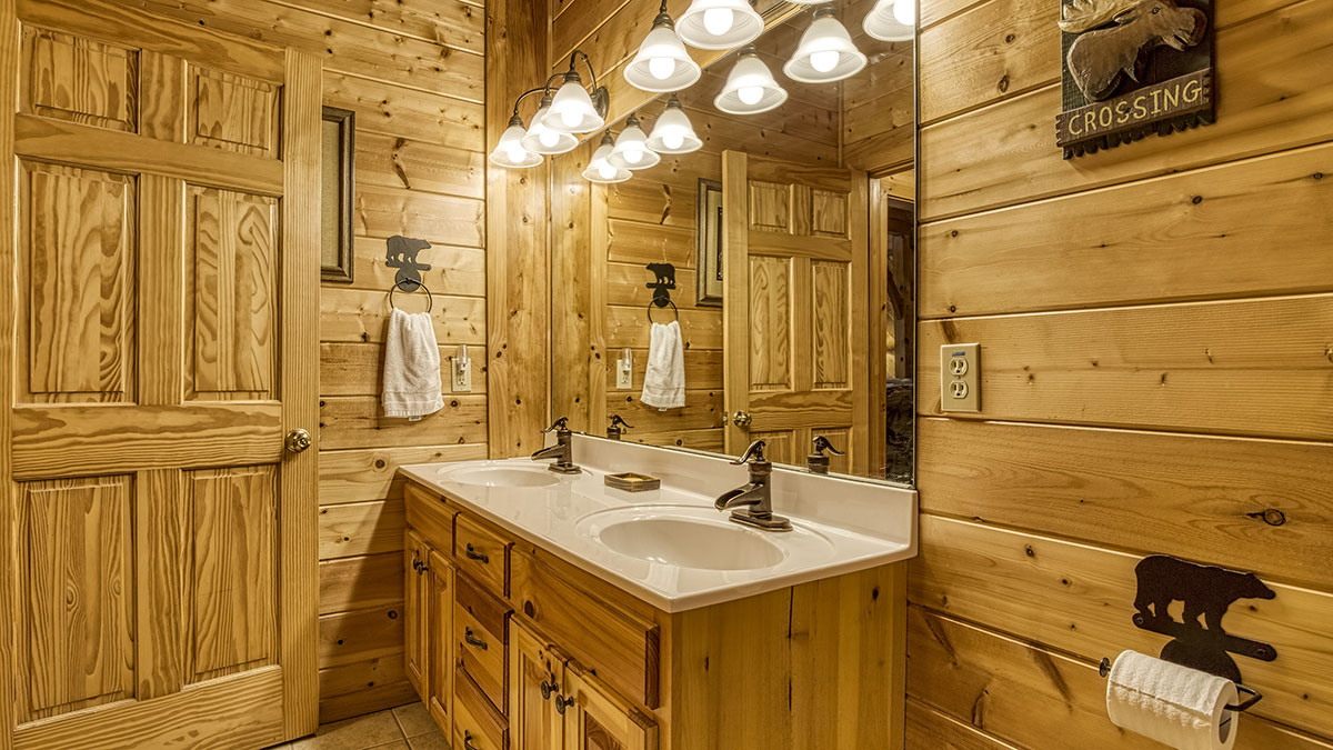 Cabin Fever Cabin image 18