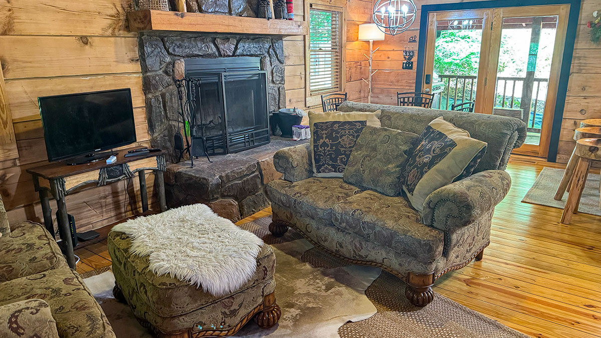 Country Hideaway Cabin image 05