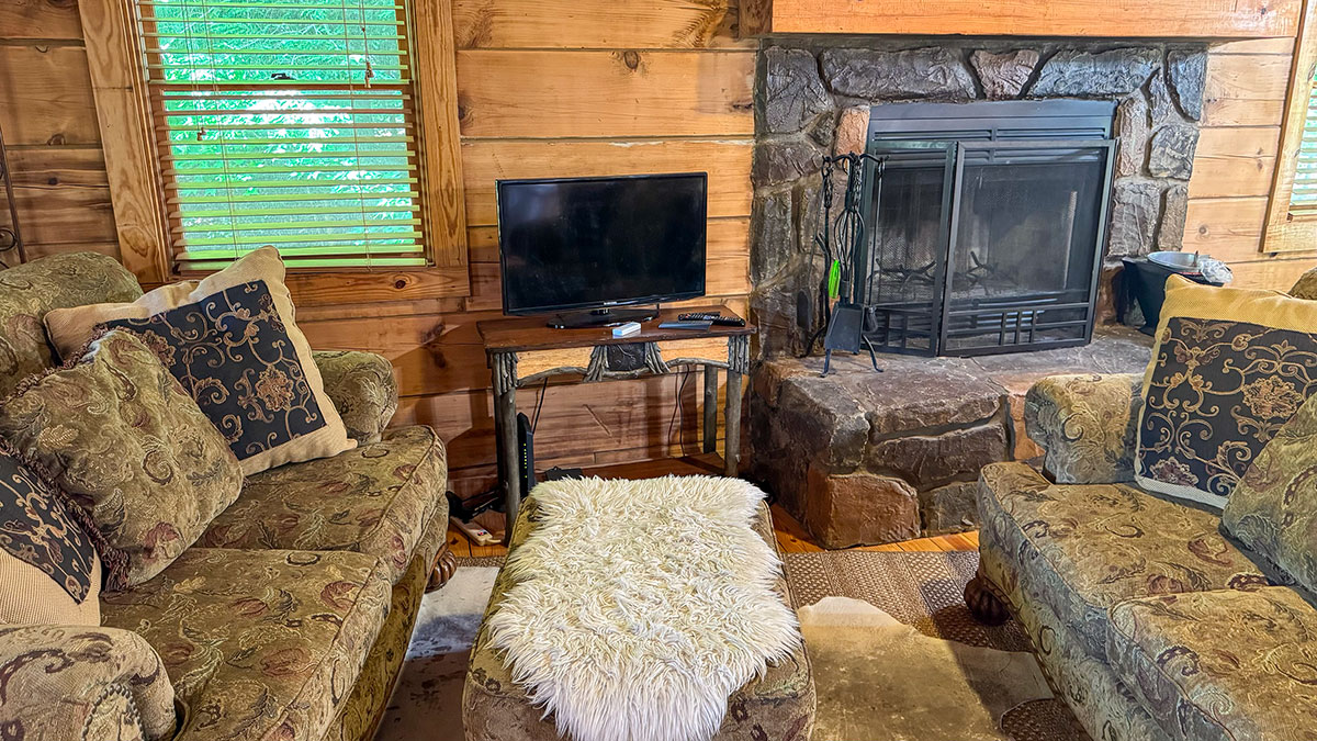 Country Hideaway Cabin image 08