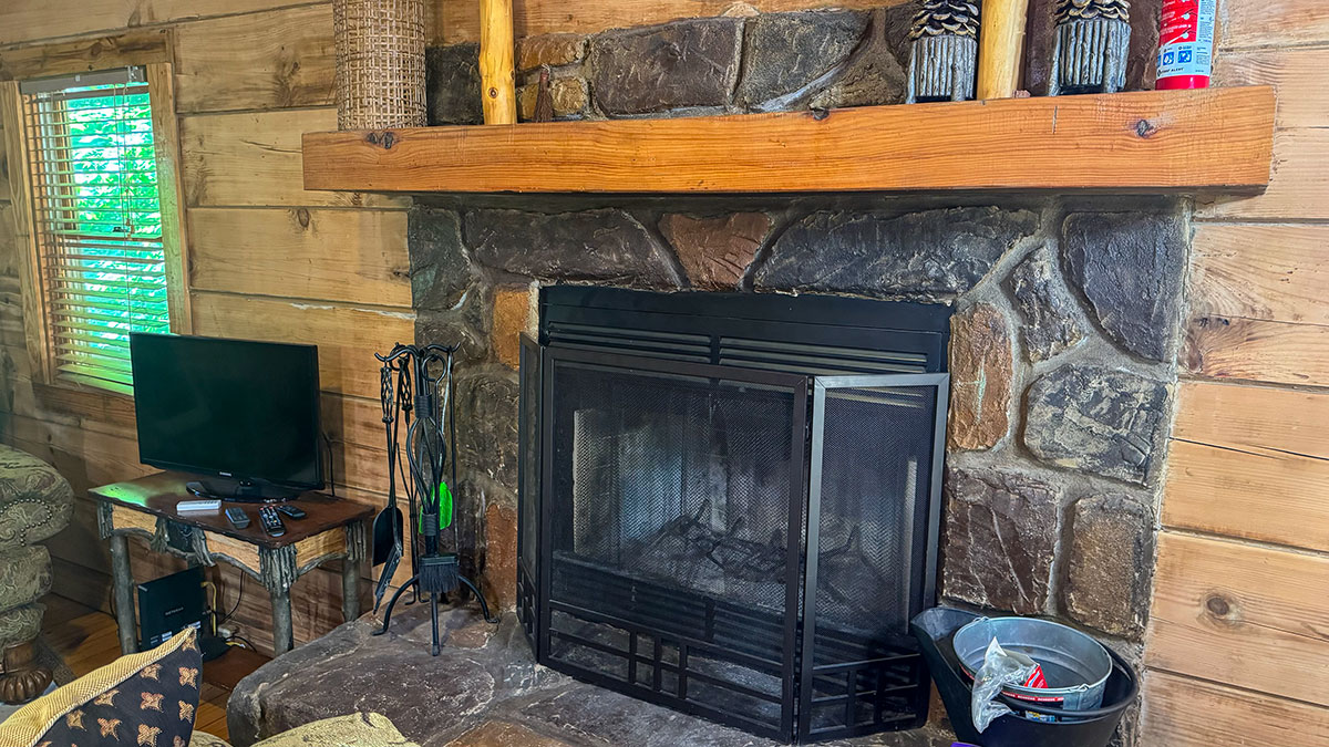 Country Hideaway Cabin image 10