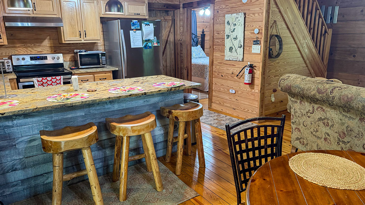 Country Hideaway Cabin image 12