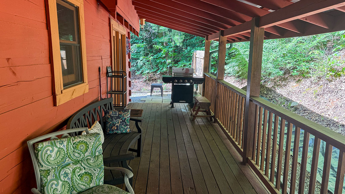 Country Hideaway Cabin image 21