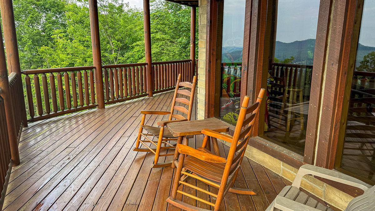 Paradise Found Cabin image 37