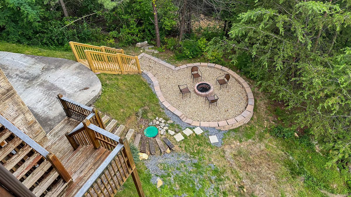 Paradise Found Cabin image 41